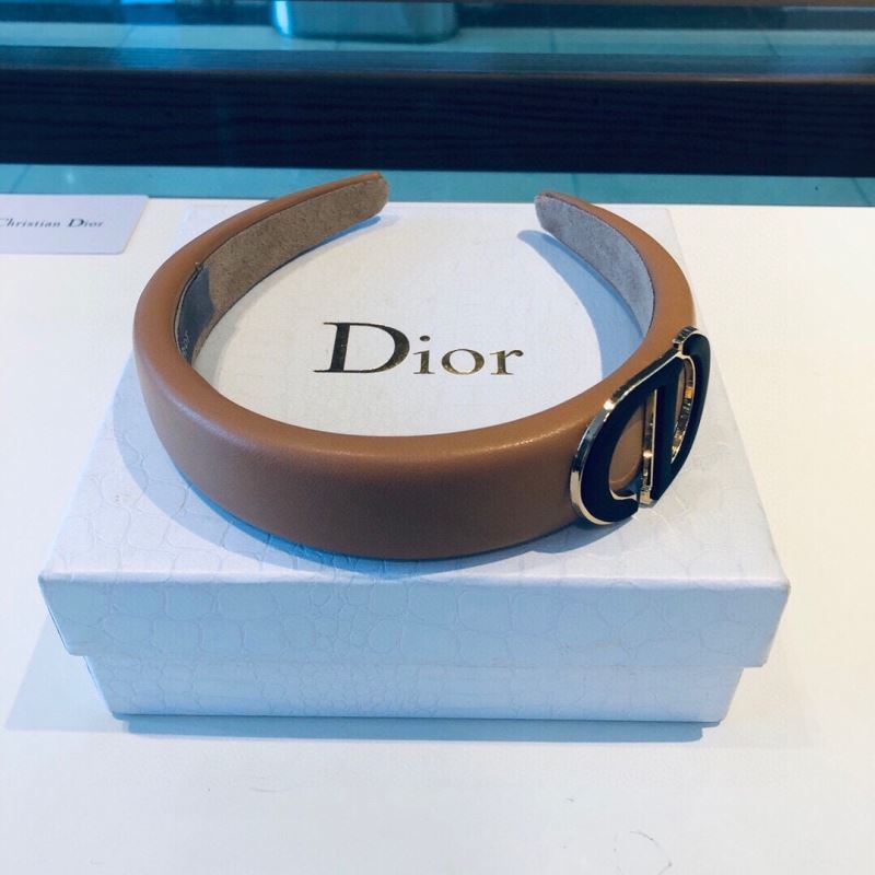 CHRISTIAN DIOR